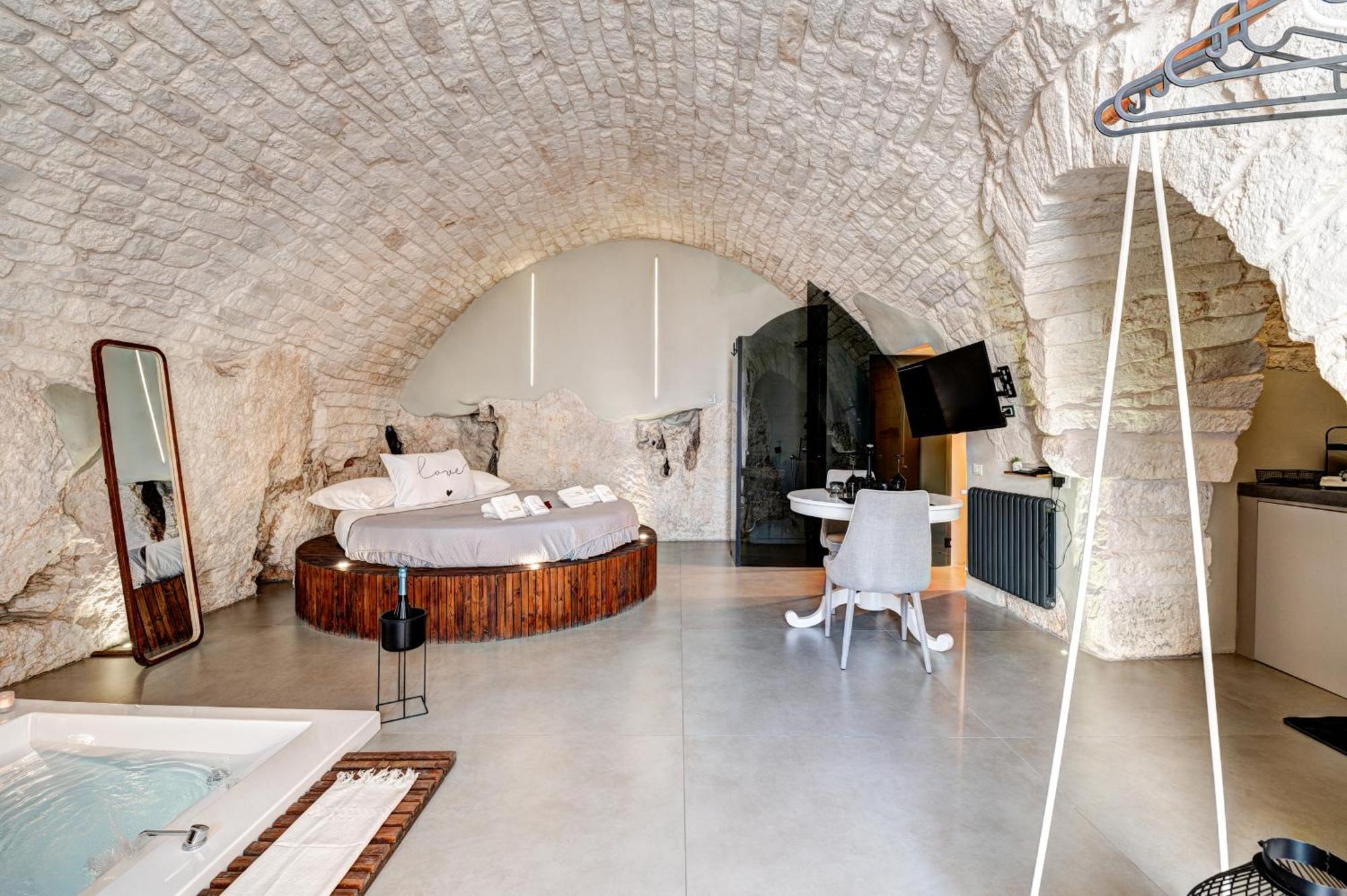 Malolu Luxurysuite Остуни Экстерьер фото